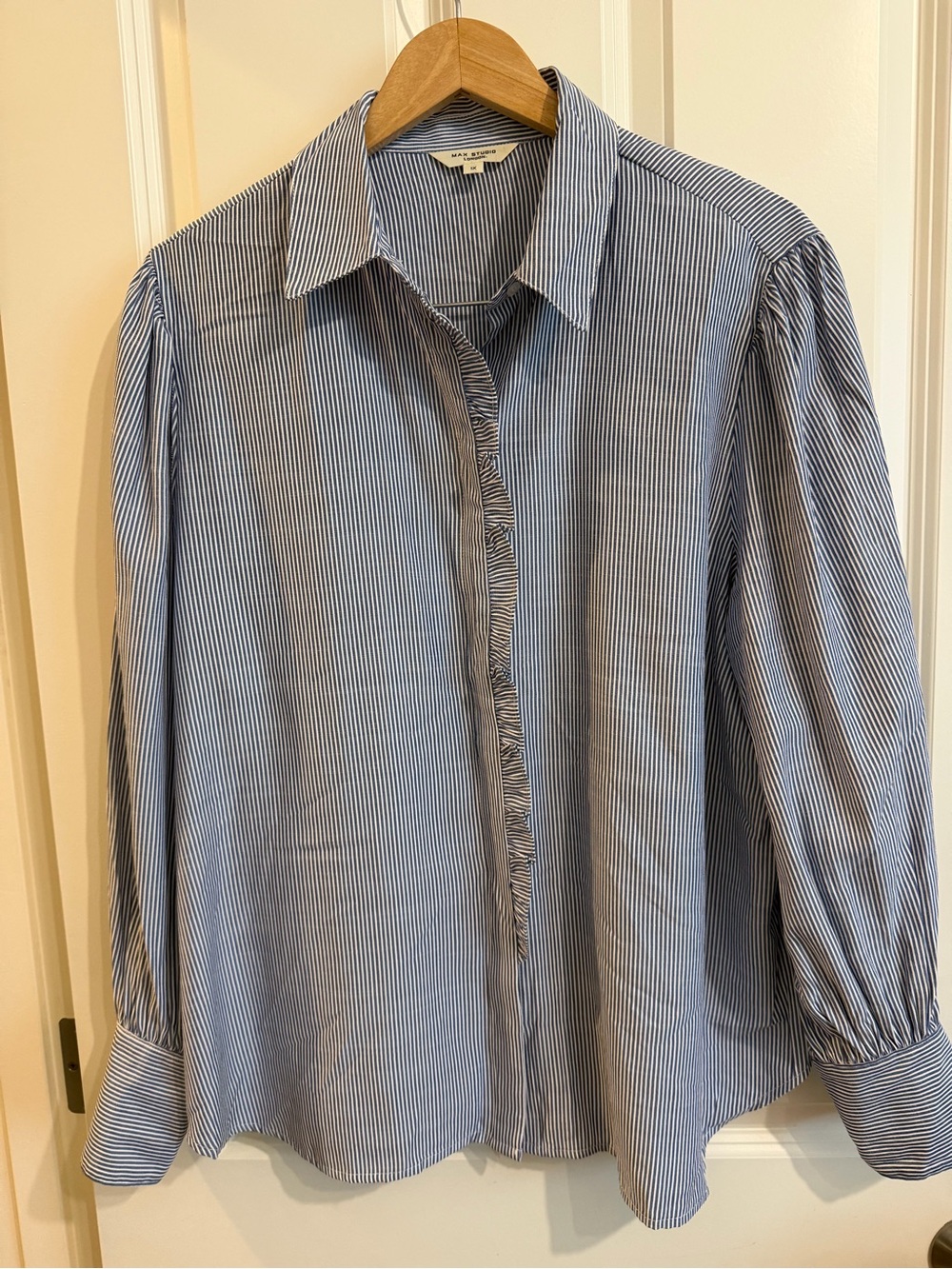 Max Studio London striped button blouse. With ruffle detail.